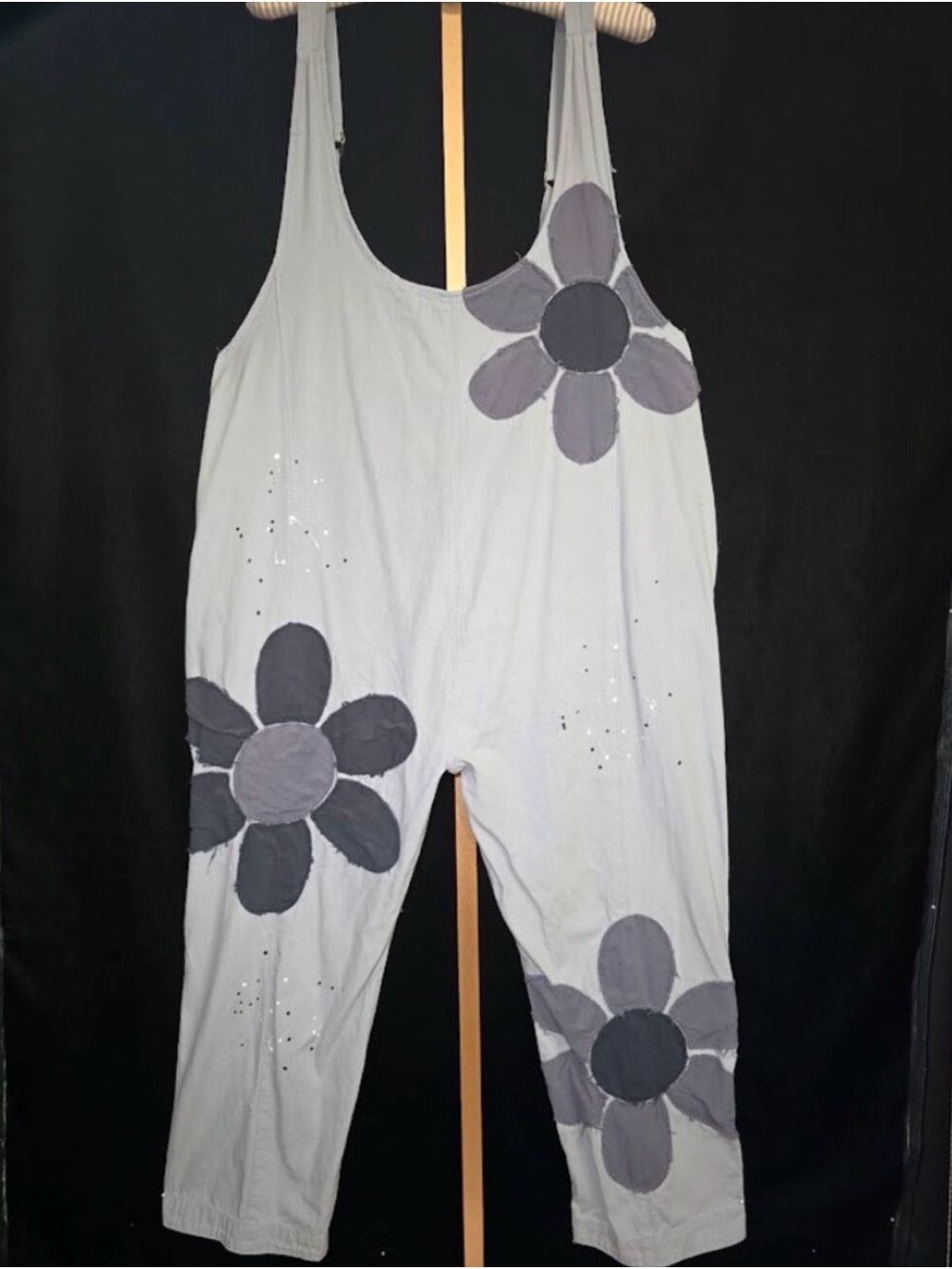 Oli & Hali Women’s Light Blue Daisy Appliqué Jumpsuit